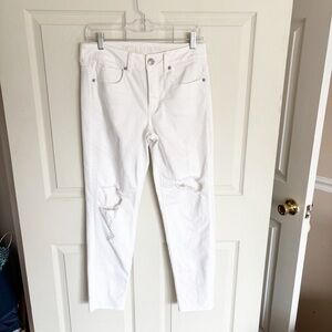 American Eagle White Super Stretch Distressed Button Fly Mom Jeans Size 2